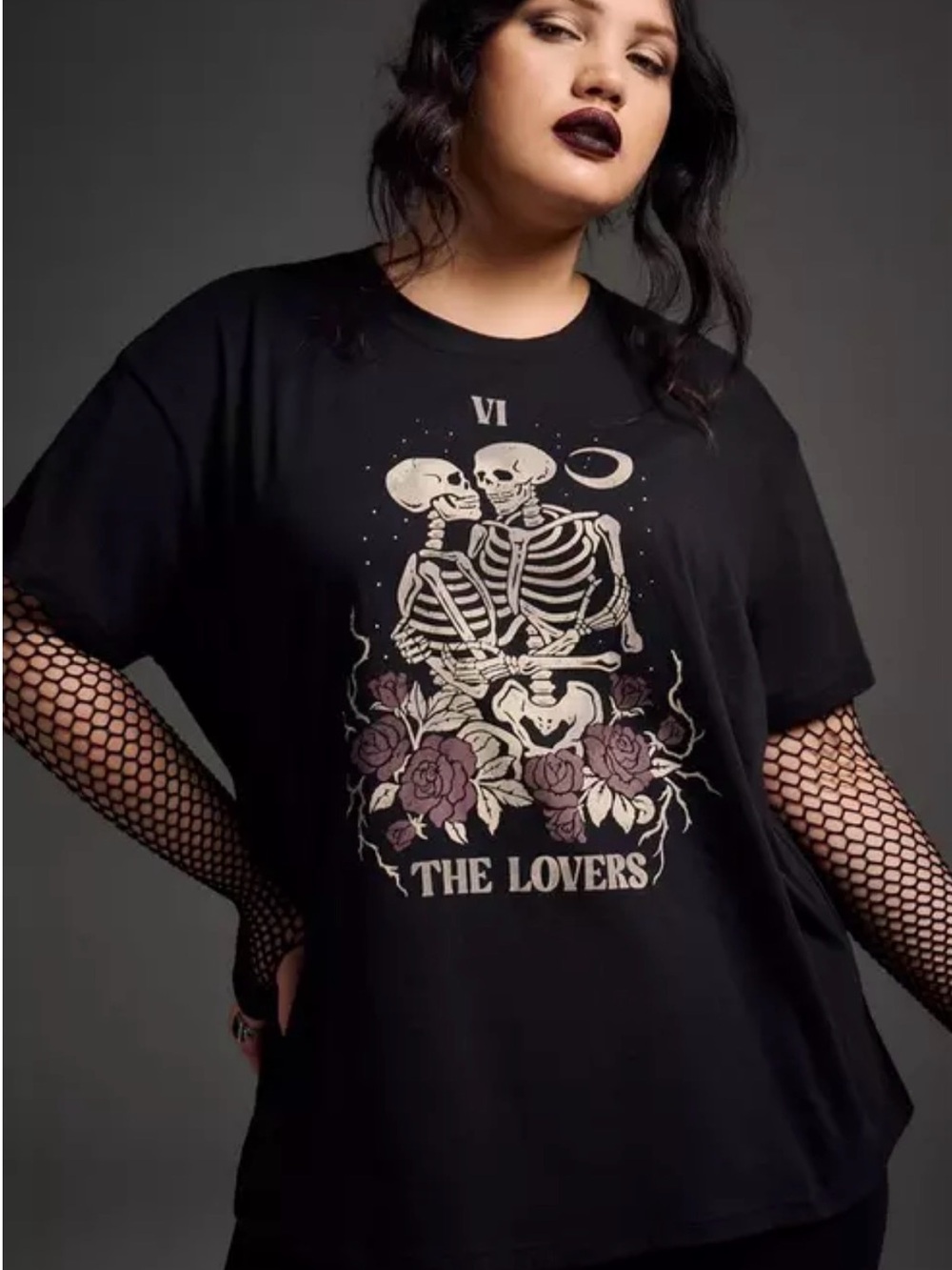 NWOT TORRID The Lovers Skeleton Graphic Tee - Black with Mauve Roses - Picture 2 of 5